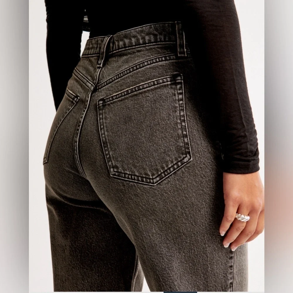 NWT Abercrombie Curve Love Ultra High Rise 90s Straight Jean - Picture 3 of 10